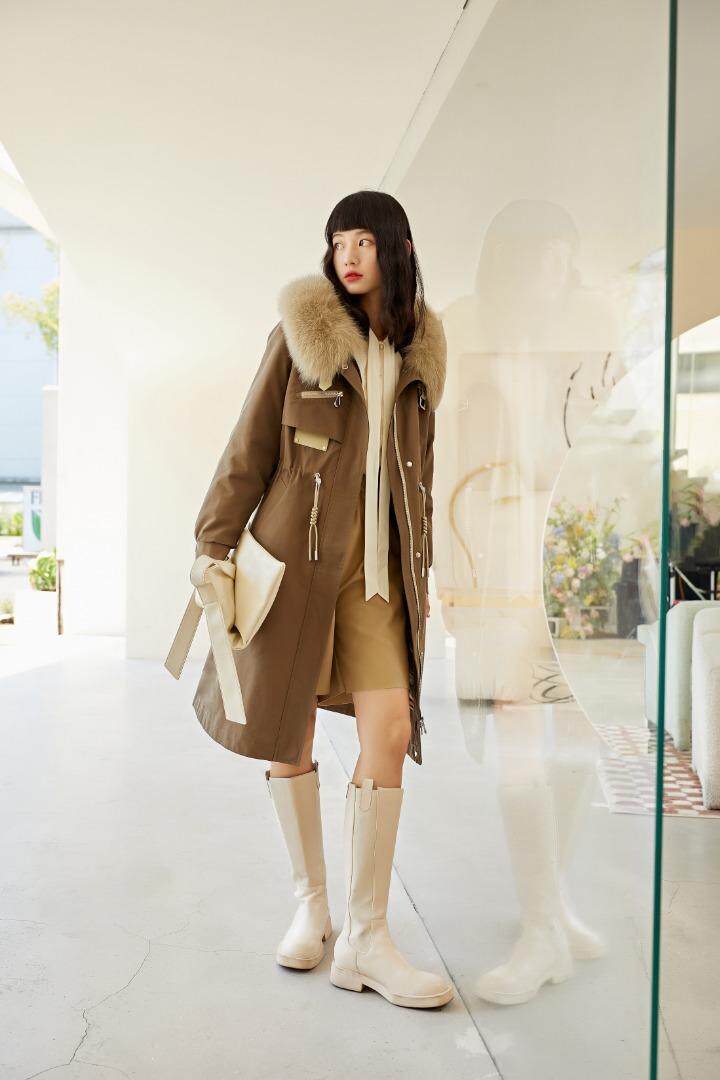 现货冬装羽绒派克服，内胆可脱卸，毛领可脱卸，其它，千浪依族