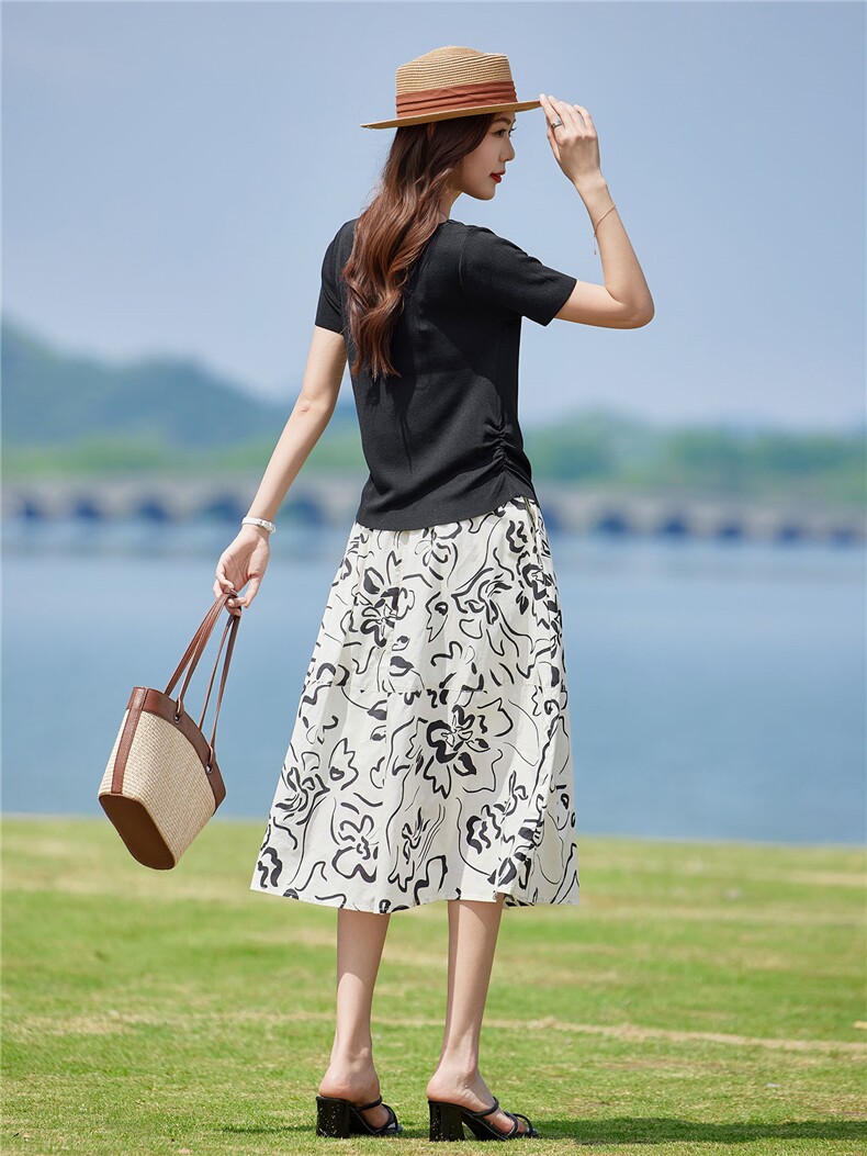 现货2026年夏季休闲风套头圆领毛衣修身型抗皱轻薄两件套,女装套装/套裙,靓衣阁