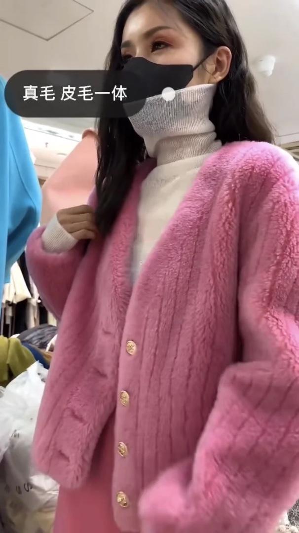 气质女神款大V领羊毛颗粒外套,女装其它,L·H·X