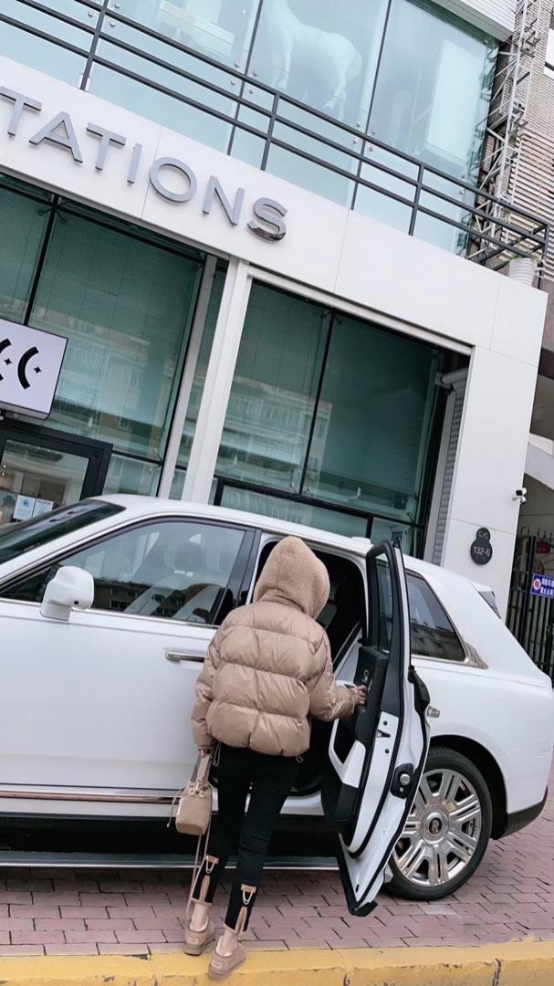 2021冬季新款新款时尚休闲宽松连帽防羊羔毛拉链羽绒服,女装羽绒服,L·H·X