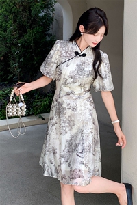 现货高级感棋牌夏季时尚衣裙气质显瘦简约大方减龄连衣裙女图片