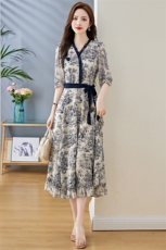 《现货新品》轻薄中袖气质舒适印花连衣裙，女装连衣裙，魅丽静蓝