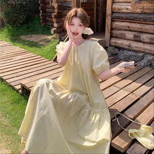 2025夏季俏皮泡泡袖设计感连衣裙女法式甜美松弛小个子百搭长裙子图片