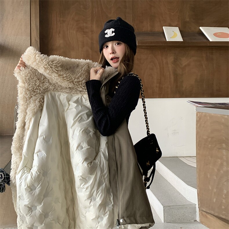 韩系超好看军绿色羊羔毛翻领派克服女冬季羽绒服6121P265K398,女装羽绒服,维壹