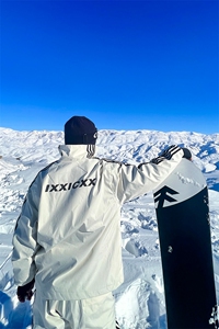 2024春防风防水登山服情侣滑雪服套装条纹拼接保暖外套TZ031-P235图片