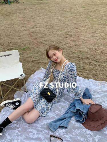 【春季新款】自制蓝色短款碎花裙，女装，F/TU