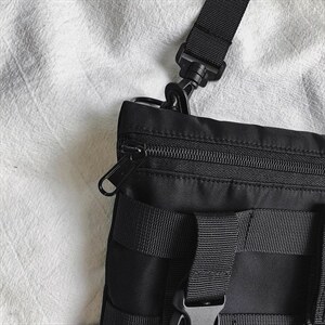 0540胸包休闲个性斜挎包新款嘻哈腰包男潮牌帆布大容量单肩包图片