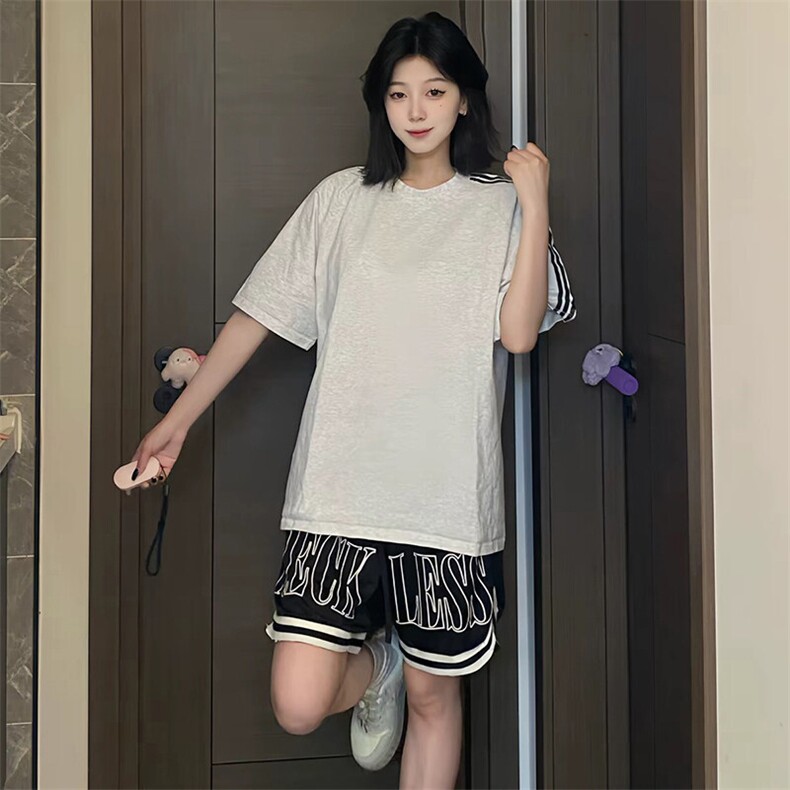 抖音得物品质二开240克宽松纯棉美式潮牌印花三条杠中性风短袖T恤,男装T恤,电商A486