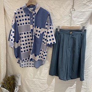 波点衬衣+西裤图片