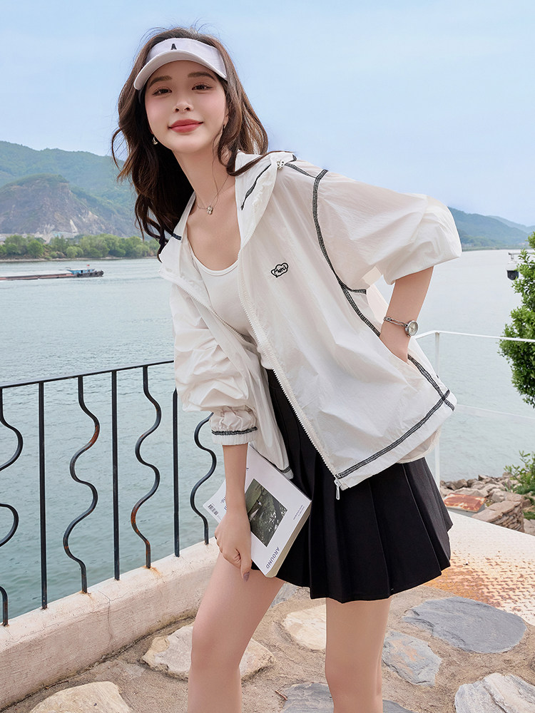 现货2025夏装新款印花连帽防晒衣,女装防晒衣,慕依路