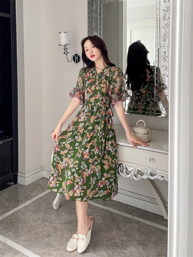 夏季新款碎花雪纺连衣裙，女装连衣裙，秀水百合