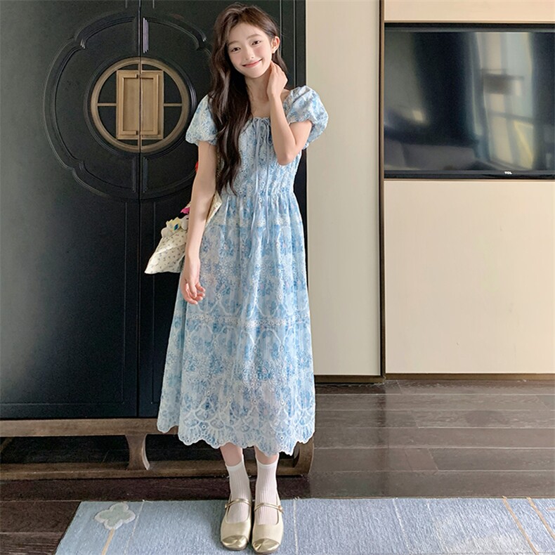 蓝色绣花泡泡袖连衣裙女夏季2025新款别致设计感复古文艺范刺绣裙,女装连衣裙,2D078