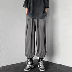 灰色