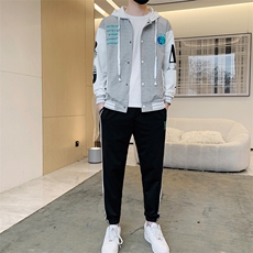 灰色