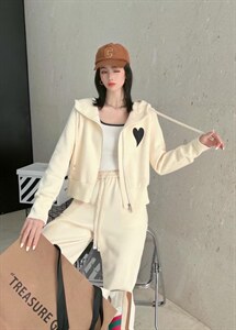 休闲套装图片