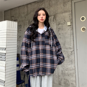 D305-P60 复古港风休闲格子衬衫男女慵懒情侣连帽外套春秋图片