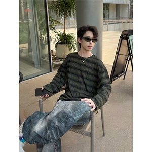 C316 T9931 P48 初秋新款破洞长袖T恤宽松防晒军绿色条纹男图片
