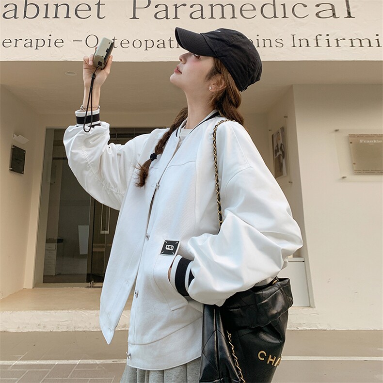美式复古白色棒球服外套女春秋2025新款休闲气质独特别致夹克上衣,女装短外套,维壹