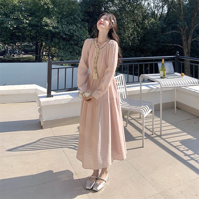 粉色温柔风连衣裙女春夏2025新款绝美奶fufu泡泡袖茶歇法式长裙图片