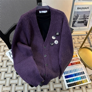 美式高级感V领针织衫胸针纽扣开衫毛衣男女宽松慵懒风秋冬外套潮图片