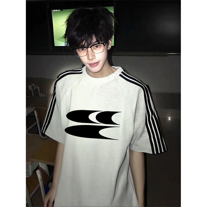 抖音得物品质二开240克宽松纯棉美式潮牌印花三条杠中性风短袖T恤，男装T恤，电商A486-1