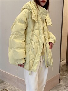 亮色羽绒服图片
