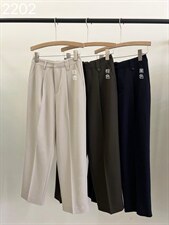 2203款、高腰后半松紧设计对腰间包容性更大，其它，炽元素