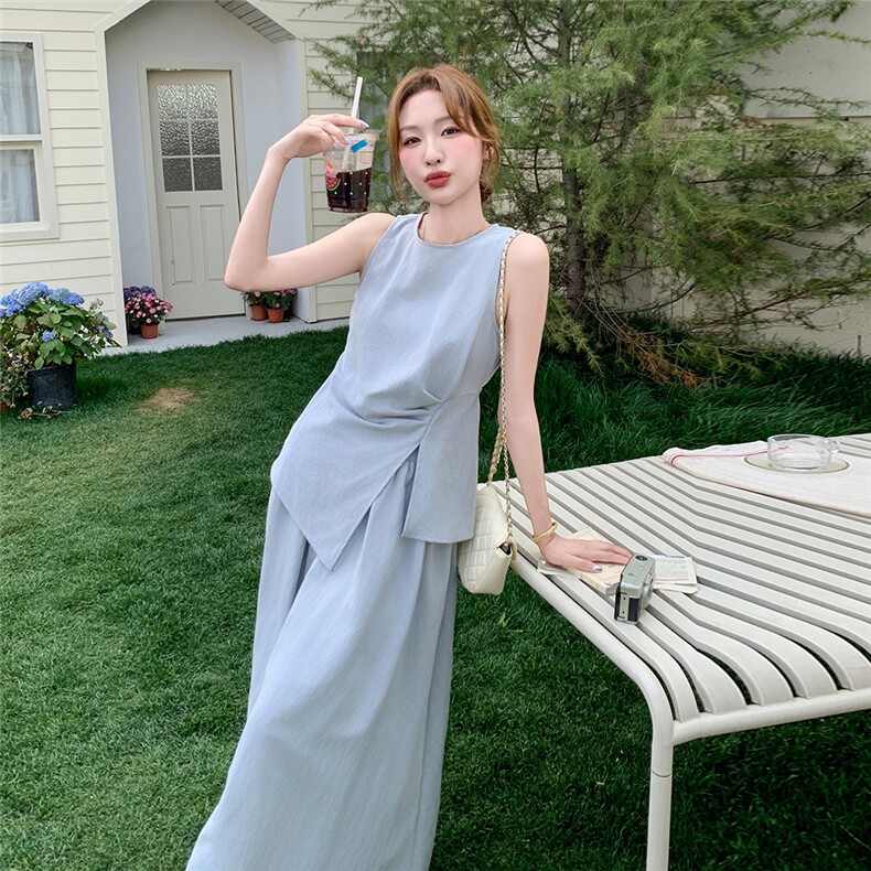 夏日绝美蓝色无袖上衣半身裙套装女夏季两件套高级感赫本风超火,女装套装/套裙,蝶眷