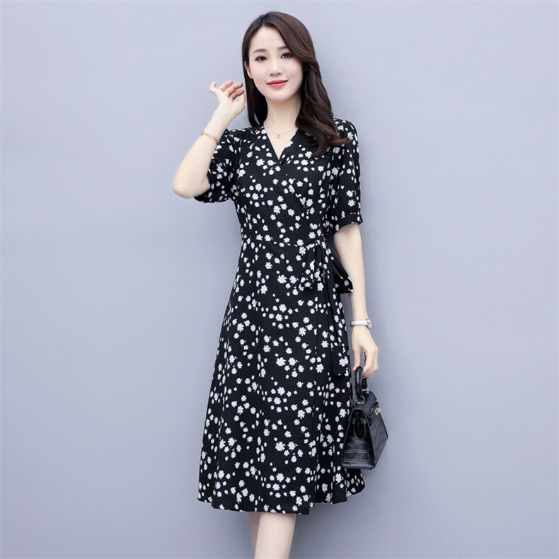 2021年夏款不规则黑色小雏菊V领碎花长款连衣裙,女装连衣裙,瑶迪依秀