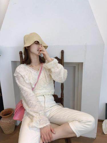 V领蕾丝小衫春装新款，女装，NIY