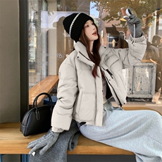 现货新款羽绒服女短款韩版立领简约加厚小个子高级感面包服外套潮，女装羽绒服，韩然一族