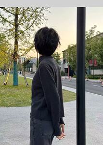 半高领卷边针织开衫时尚百搭图片