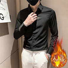 黑色