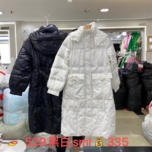 戴帽系带冬款羽绒服图片