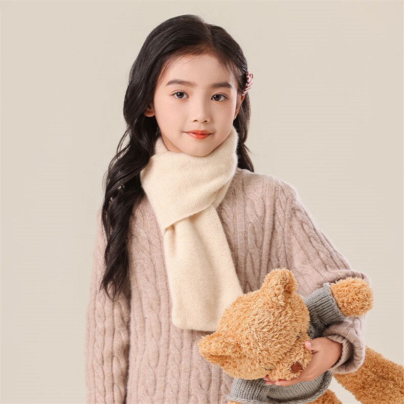 秋冬新款儿童围巾保暖轻盈无压感蜂窝针织设计时尚百搭，童装儿童配饰，群鹿羊绒