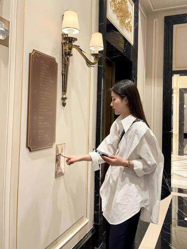 ！简约衬衫，女装衬衫，AKSKYLAN(6F)