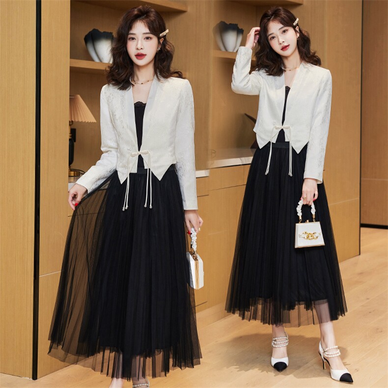 现货2024春装法式小香风上衣新中式风气质复古撞色设计盘扣套装，女装套装/套裙，时尚俏佳人