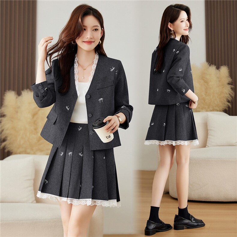 2025年秋季两件套,时髦优雅，烘托气质，女装套装/套裙，江南富贵女