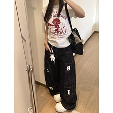 深蓝色