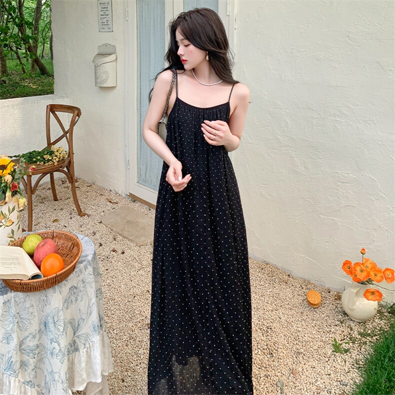 2024年夏季时尚潮流吊带连衣裙，女装连衣裙，萌依族
