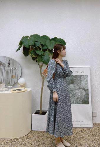 秋装新款碎花连衣裙，女装连衣裙，奥瑾