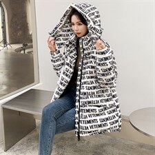 新品主推现货设计感字母ins风90白鸭绒羽绒服款号A012-P325K458，女装羽绒服，浙宝305