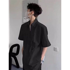 黑色