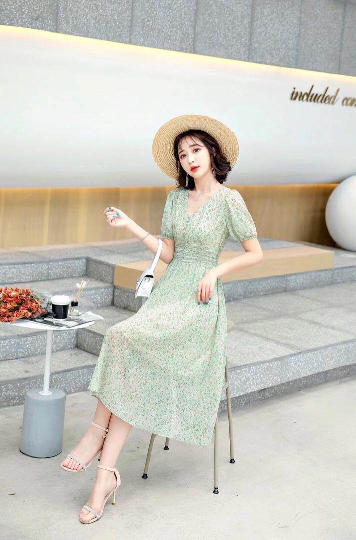 夏季新款韩版雪纺碎花连衣裙，女装连衣裙，时尚靓女孩