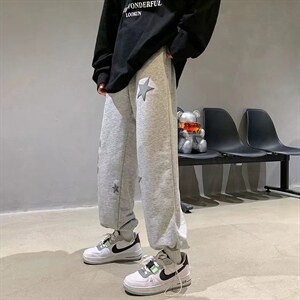 灰色