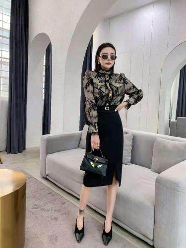 蕾丝上衣搭配修身包裙，女装，M&G