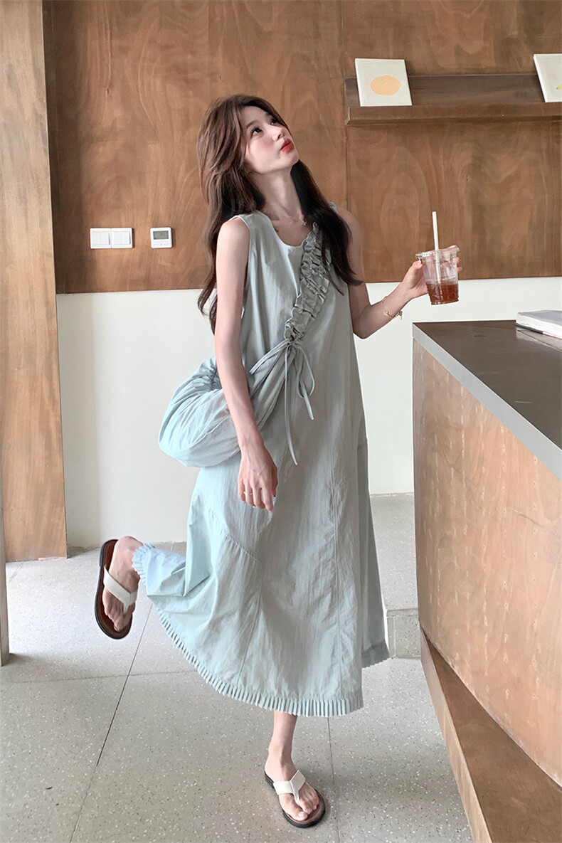法式减龄豆绿色无袖背心连衣裙女夏2025新款休闲气质超火洋气裙子,女装连衣裙,1D066-1