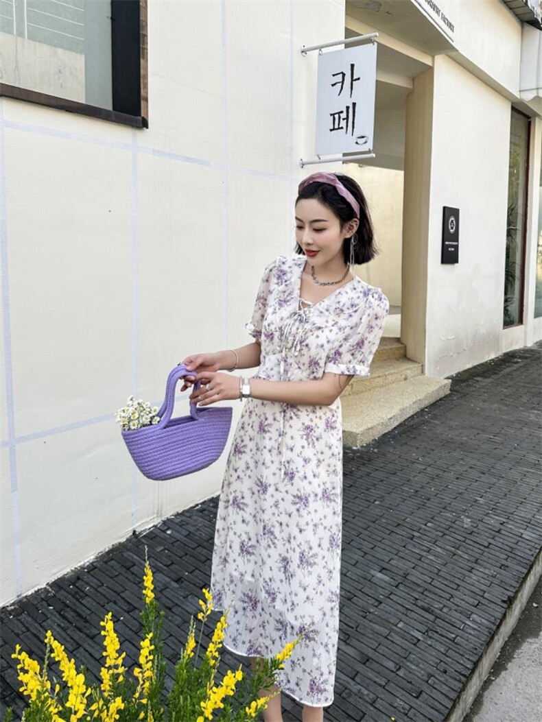 现货夏款女装新品连衣裙碎花女装腰上自己调节包容性大，女装连衣裙，荷塘月色