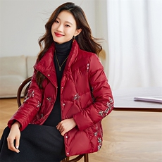 新中式风绣花羽绒服女2024新款冬季红色轻薄中年妈妈白鸭绒外套，女装羽绒服，浙宝281