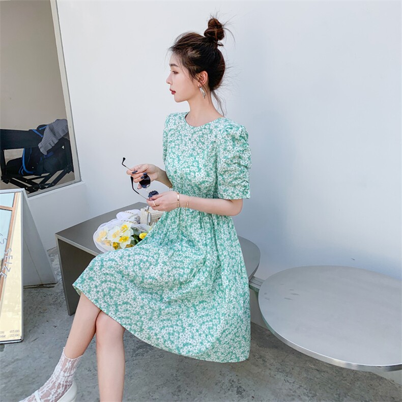 碎花甜美浪漫连衣裙女2025年夏季新款显瘦圆领短袖度假碎花裙,女装连衣裙,2C229